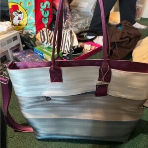 Harveys Seatbelt bags Harveys on Ice park hopper New in Package